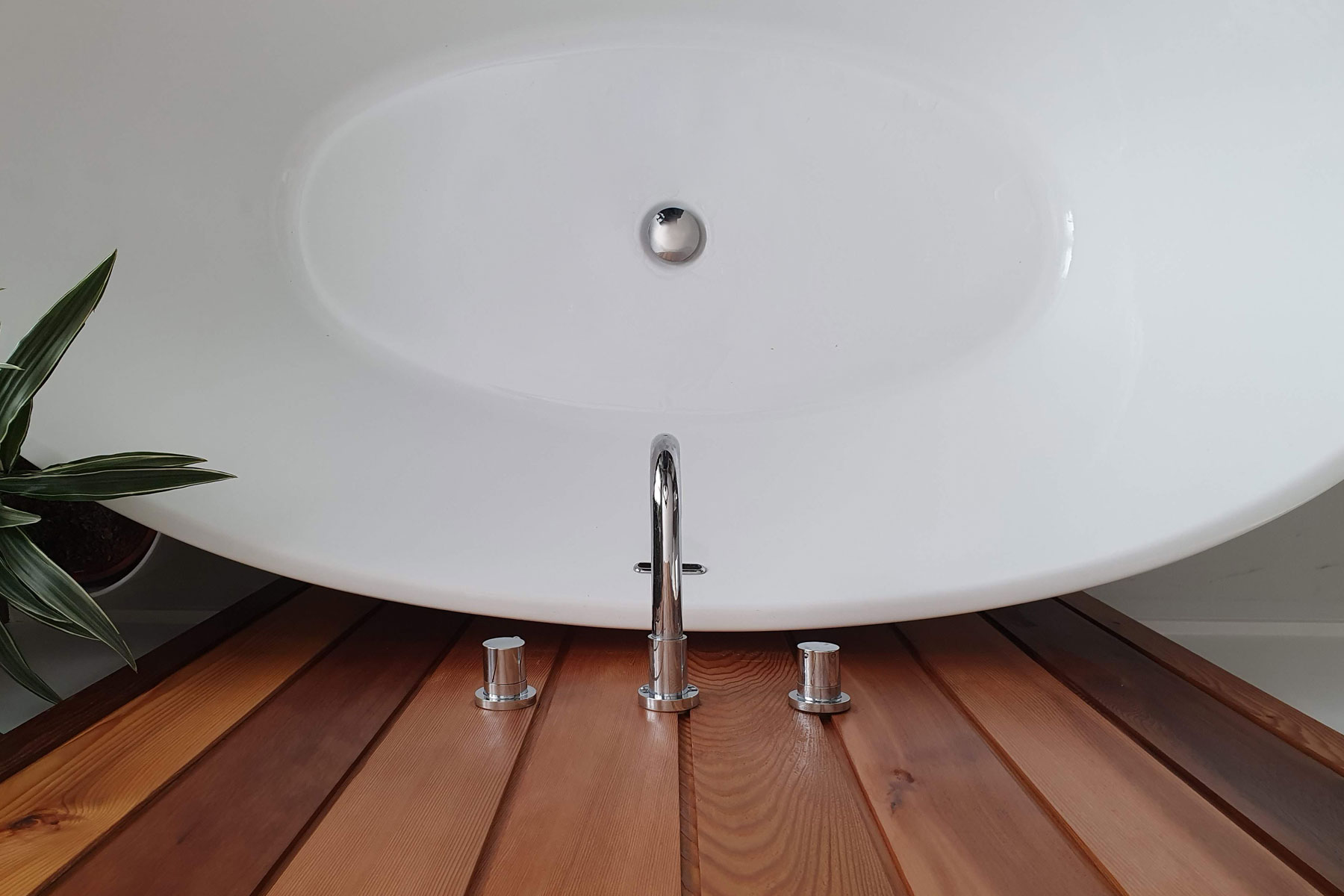 CM_BATHROOM_BATH2