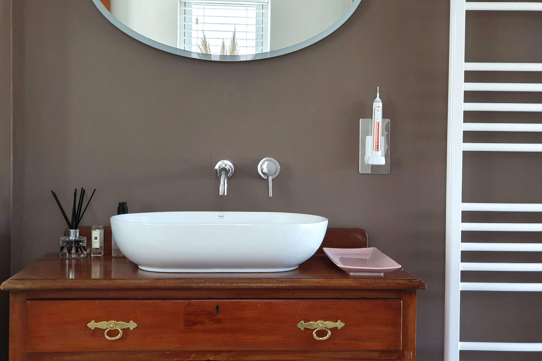 CM_BATHROOM_SINK